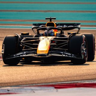 Verstappen in pole ad Abu Dhabi davanti a Norris e Piastri