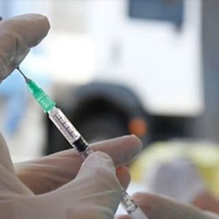 Astrazeneca: individuato il lotto (ABV5811) su cui effettuare gli accertamenti. Riprese le vaccinazioni