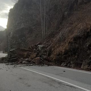 Frana a Calasca, statale della Valle Anzasca chiusa