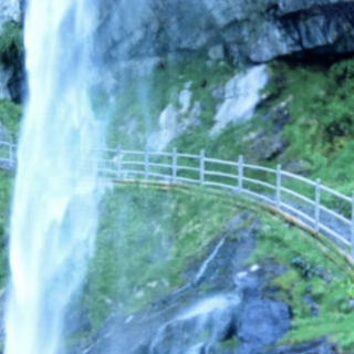 Antrona, chiusa la passerella del giro lago