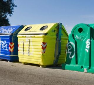 Piano rifiuti: chiesti fondi per bonifiche e differenziata nel bilancio regionale