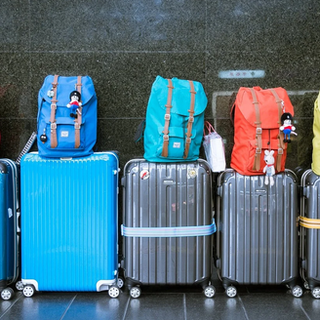 Spedisci le valigie prima di partire: anche nel Vco attivo Poste Delivery Web