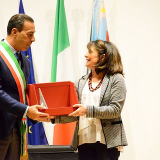Consegnato ad Antonella Braga il premio Repubblica dell'Ossola FOTO e VIDEO