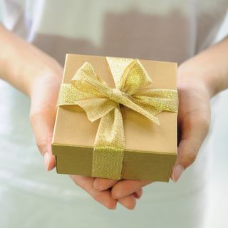 Regali ai dipendenti: perché i gadget aziendali (quelli giusti) sono una buona soluzione