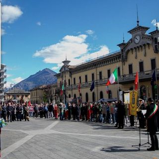 ''Facciamo una passeggiata antifascista sino a piazza Matteotti''