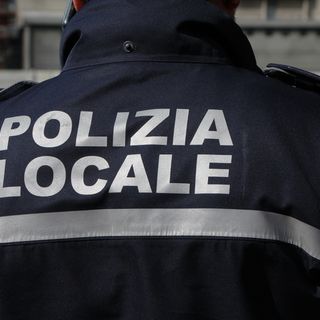 Raccolta firme per abolire la Polizia locale