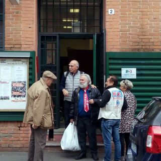 Raccolti in Ossola 150 litri di olio per aiutare le Cucine popolari di Bologna