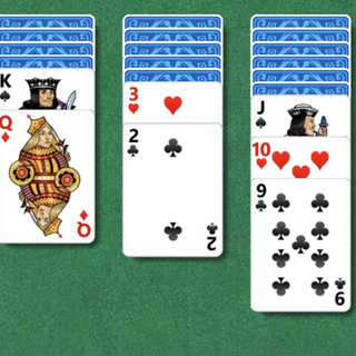 Classici di scuola antica: FreeCell e Solitaire coerenti con un'atmosfera retrò