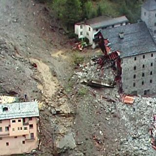 Gondo ricorda la tragedia di 25 anni fa con un gesto di solidarietà per Blatten