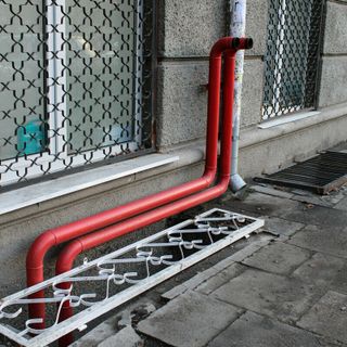 Lavorare in sicurezza: gestione e manutenzione dei cavi nei settori tecnici e artigianali