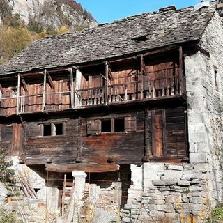 Baceno, aperta ancora per poche ore l'asta per un antico edificio walser