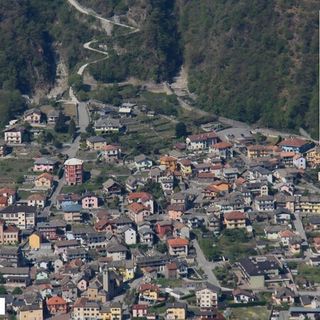 L'abitato di Pallanzeno e nel riquadro il sindaco Gianpaolo Blardone