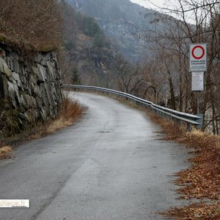 La strada, mai completata, che da Iselle sale a Trasquera