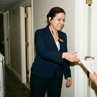 Housekeeper manager: competenze, formazione e carriera