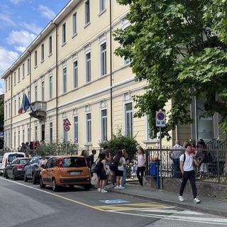 Ultima campanella, inizia l'estate per migliaia di studenti