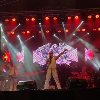 Sabato L’Urban si trasforma in Wembley con ‘The Queen Tribute’