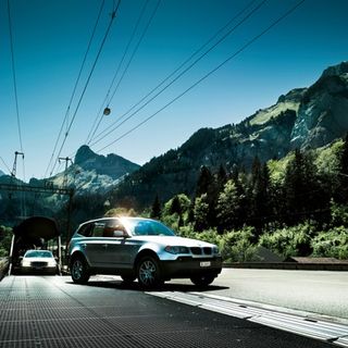 Bls incrementa i vagoni per il trasporto di veicoli