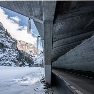 Foto: il tunnel Casermetta lungo la strada del Sempione