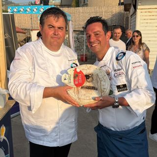 Chef Bartolucci celebra dieci anni alla Festa a Vico con un hamburger Ossolano