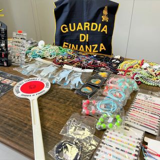 Sequestrati a Domodossola 13mila articoli di bigiotteria