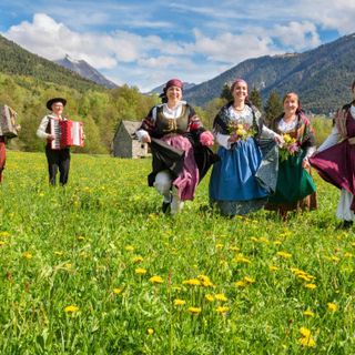 A Santa Maria Maggiore cresce l'attesa per il Weekend del folklore