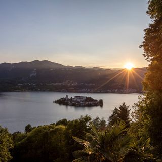 In e-bike tra paesaggi e spiritualità: si pedala da Domodossola a Orta
