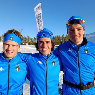 Un anzaschino fra gli atleti azzurri della giovanile di fondo