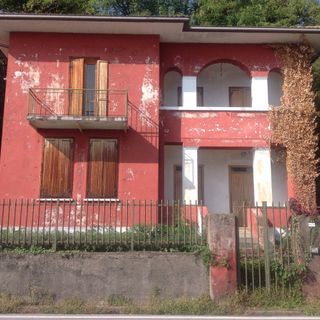 Va all'asta la casa cantoniera di Oggebbio