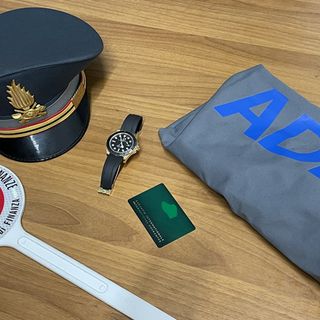 Sequestrato un orologio non dichiarato: valore 27mila euro