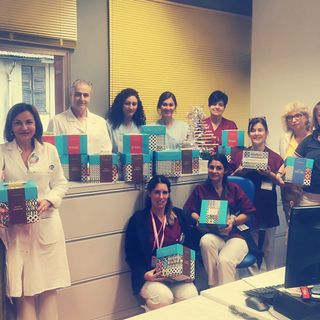 Il Natale di Cannavacciuolo per la sanità del VCO: panettoni agli operatori FOTO