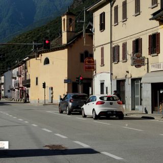 Pallanzeno, nuovo arredo urbano nella piazza della chiesa