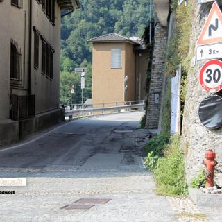 Villadossola, Piazza IV Novembre e ll'imbocco della Valle Antrona