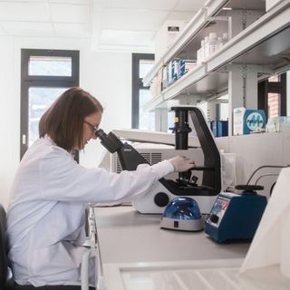 Svizzera, una nuova terapia contro il covid sviluppata da un istituto di Bellinzona