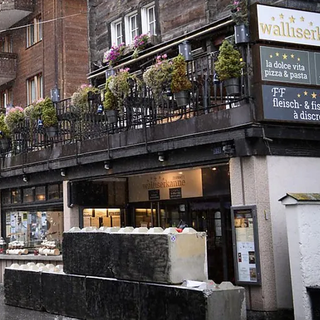 Zermatt, prosegue la vicenda del ristorante che si rifiuta di controllare i certificati covid