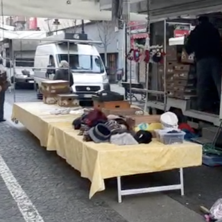 Monta la polemica a Domo, i commercianti del mercato attaccano il Comune: &quot;Cacciati alle 15.30 mentre i Mercatini possono stare fino alle 18.30&quot; VIDEO