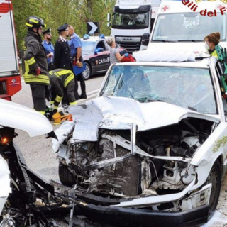 Frontale sulla superstrada allo svincolo di Masera, due persone ferite FOTO