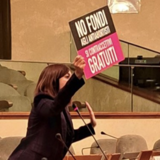 &quot;No a fondi per gli antiabortisti, sì a contraccettivi gratuiti&quot;: Disabato (M5s) striglia la Regione Piemonte