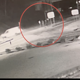 Tre ossolani denunciati dai carabinieri, dopo una lite hanno travolto i rivali con un furgone e sono scappati VIDEO