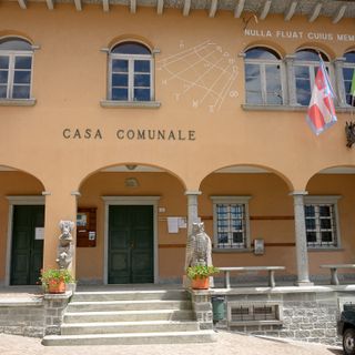 Doppia surroga nel 'parlamentino' di Villette