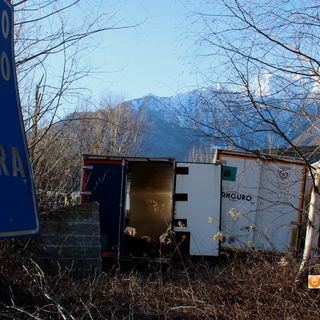 Vogogna, spariranno i tir abbandonati al ponte della Masone
