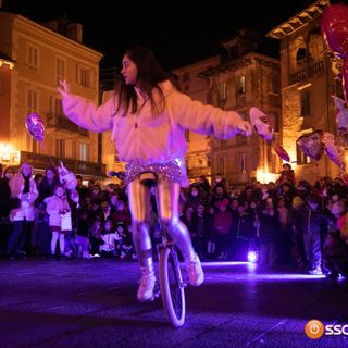 Feste natalizie, sabato 26 novembre si accende l'albero di piazza Mercato