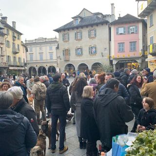 Nel Borgo della Cultura l'aperitivo di protesta contro il green pass FOTO