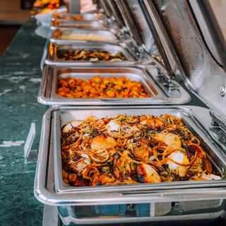 Guida completa alle attrezzature per il catering: tutto ciò che devi sapere