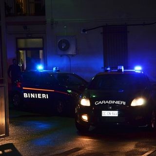 Si rifiuta di sottoporsi all'etilometro, via auto e patente ad un 52enne