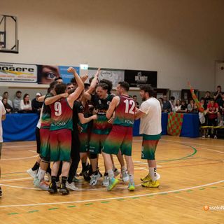 La Paracchini Expo Foma travolge la Cestistica e vola in finale FOTO
