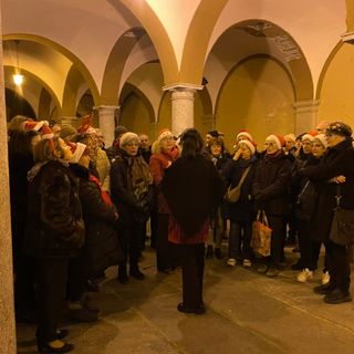 I cori Seo Cai e Gaudium hanno scaldato la Vigilia in piazza Mercato FOTO