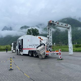 Scalo Domo II, si intensificano i controlli degli autoarticolati grazie allo scanner mobile