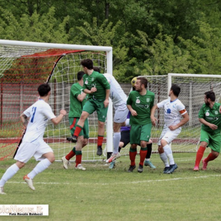 Seconda Categoria, Esio a valanga nel derby