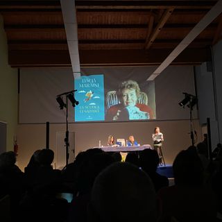 Un’infanzia da prigioniera: il racconto di Dacia Maraini a La Fabbrica