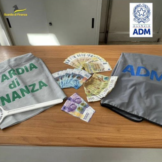 Controlli al confine, da luglio scoperti 260mila euro non dichiarati e un orologio di valore